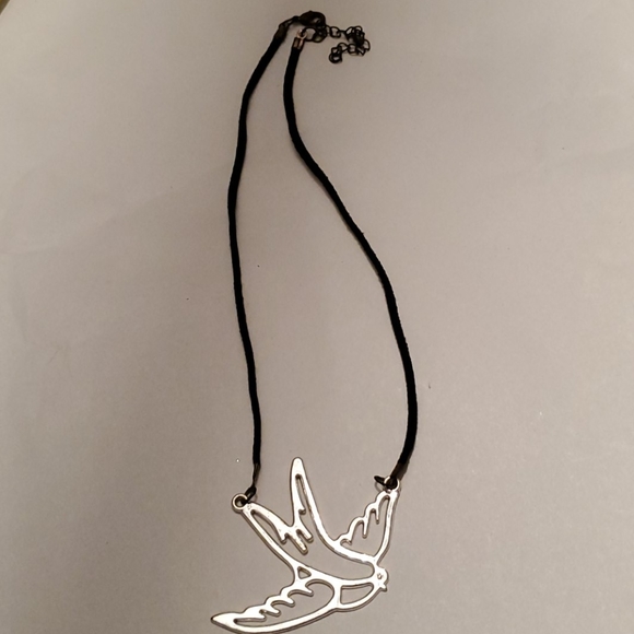 unbranded Jewelry - Metal Bird in Flight Costume Jewelry 9" Necklace
